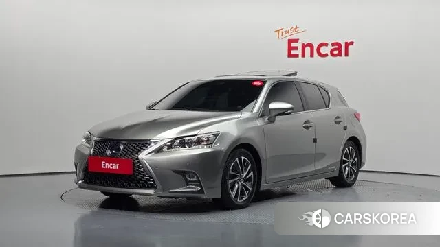 Lexus CT200h 2018 Серебристо-серый из Кореи