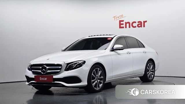 Mercedes-Benz E-Class W213 2019 Белый из Кореи