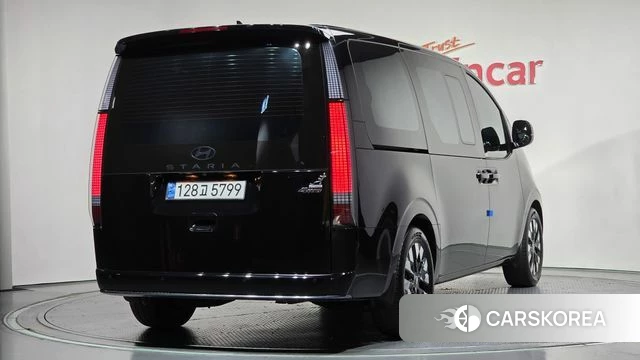 Hyundai Staria 2025 Черный из Кореи