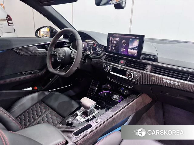 Audi RS 4 2025 Темно-серый из Китая