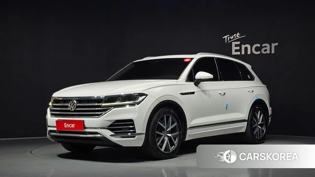 Volkswagen Touareg 3rd generation 2020 Белый из Кореи