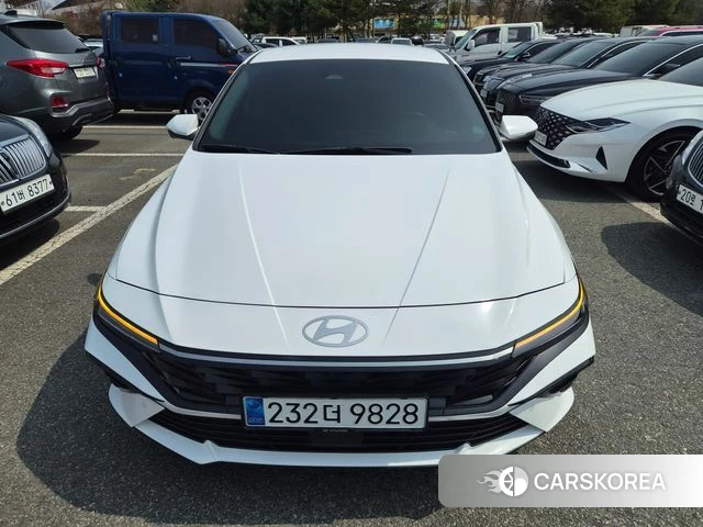 Hyundai The New Avante Hybrid (CN7) 2023 Белый из Кореи