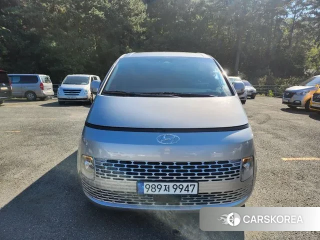 Hyundai Staria 2021 Серебряный из Кореи