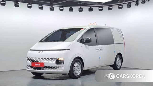 Hyundai Staria 2023 Белый из Кореи