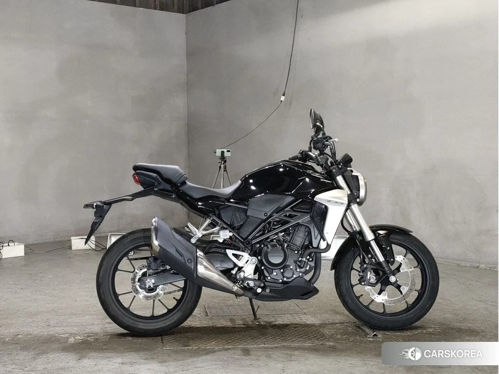 Проданный Honda CB250R 2018 из Японии