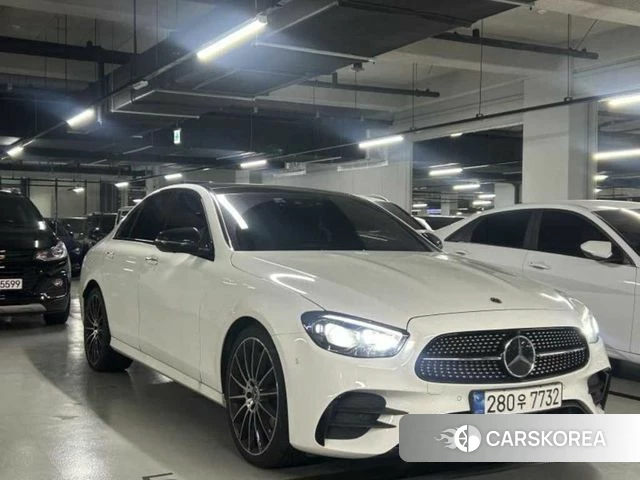 Mercedes-Benz E-Class W213 2023 Белый из Кореи
