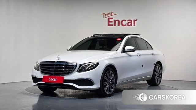 Mercedes-Benz E-Class W213 2018 Белый из Кореи