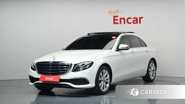 Mercedes-Benz E-Class W213 2019 Белый из Кореи
