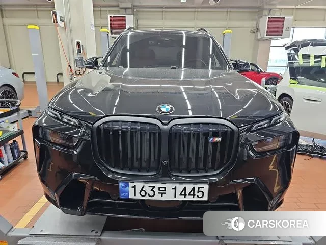 BMW X7 (G07) 2024 Черный из Кореи