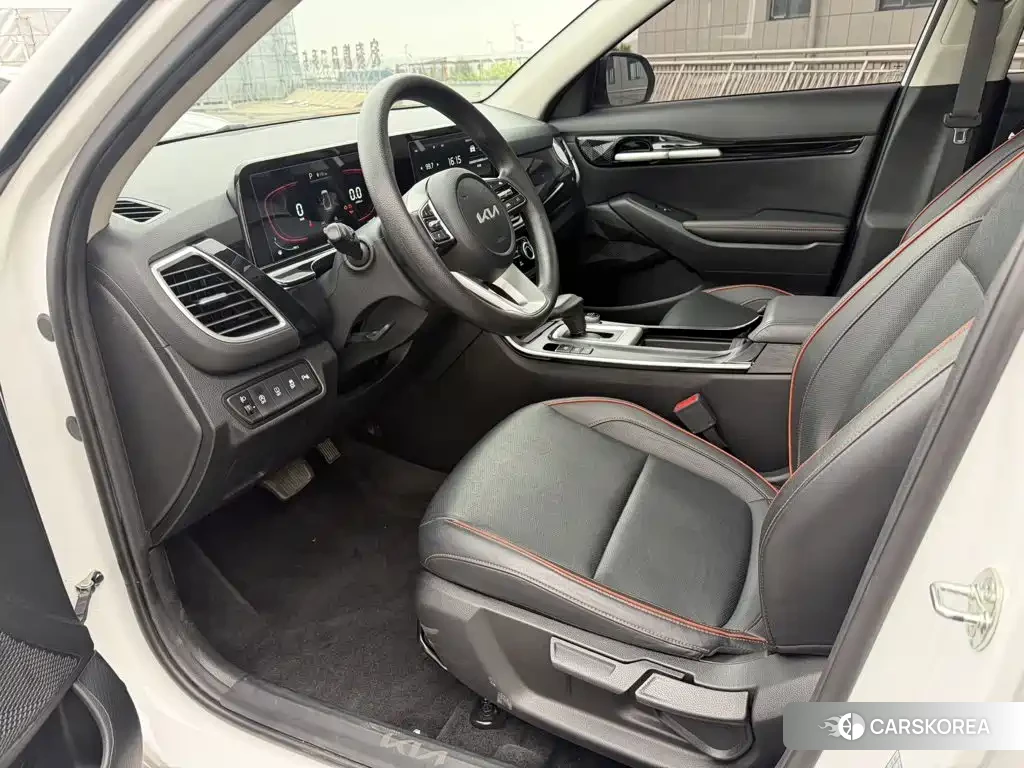 Kia Seltos 2023 Белый из Китая