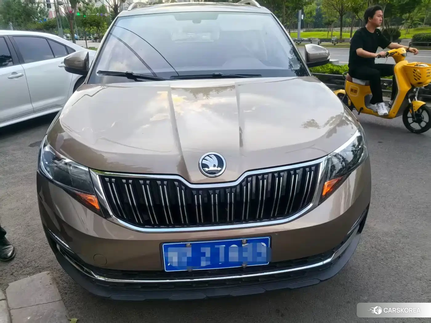 Skoda Komick 2023 Champagne/brown из Китая