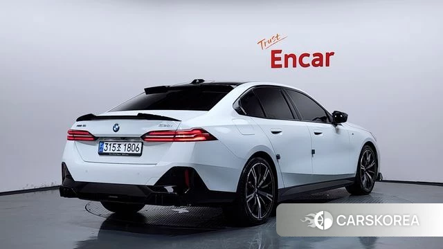 BMW 5 Series (G60) 2023 Белый из Кореи