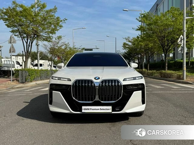 BMW 7 Series (G70) 2025 Белый из Кореи
