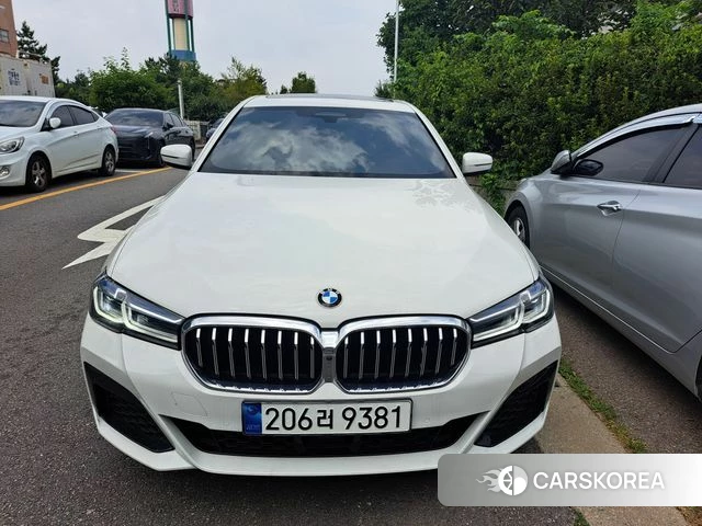 BMW 5 Series (G30) 2023 Белый из Кореи