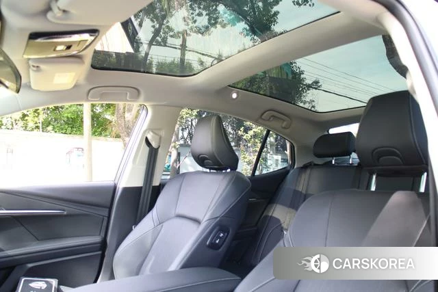 Toyota Camry 2024 Серебристо-серый из Китая