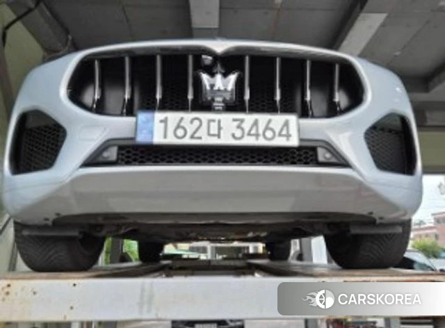 Maserati Grecale 2023 Серебристо-серый из Кореи