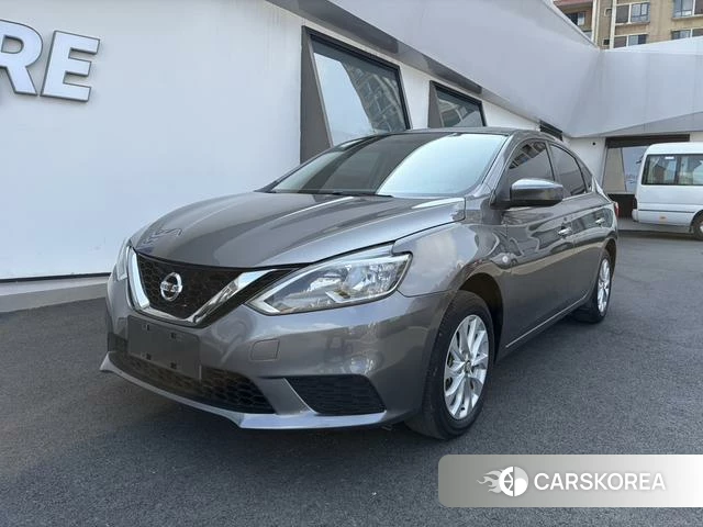 Nissan Xuan Yi 2023 Темно-серый из Китая
