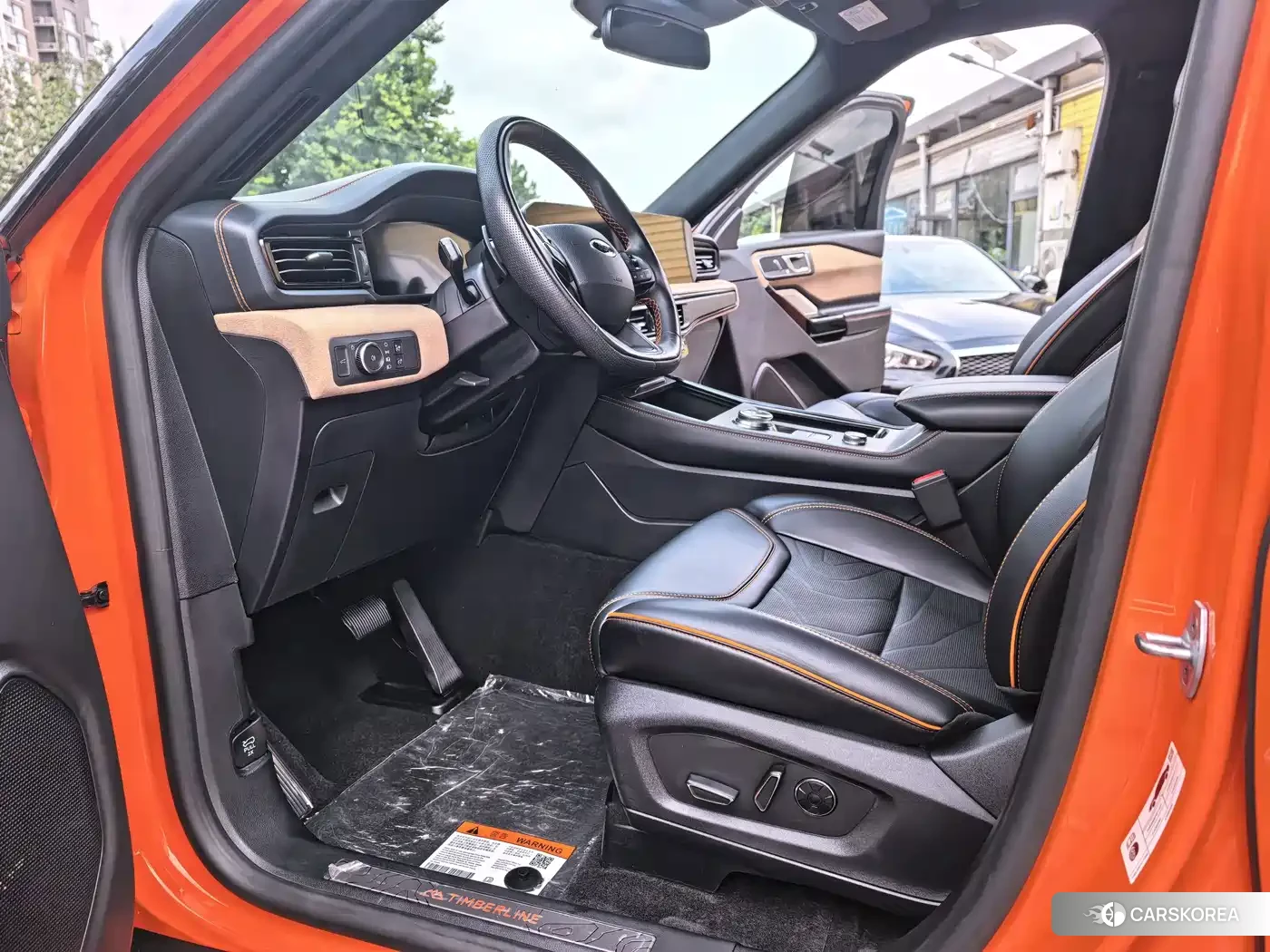 Ford Explorer 2024 Yellow/orange из Китая, фото 2