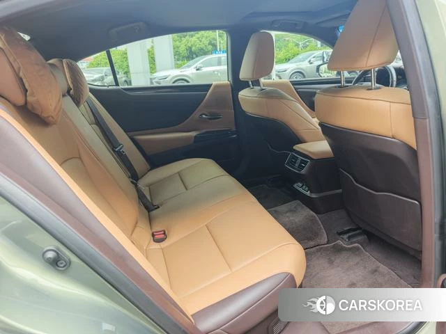 Lexus ES 2021 Зеленый из Китая