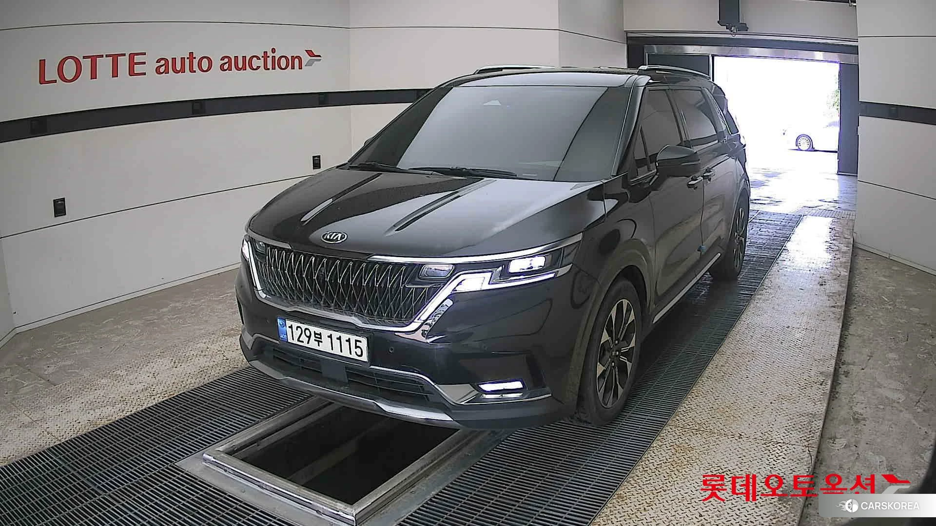 Kia Carnival 2021 Черный из Кореи