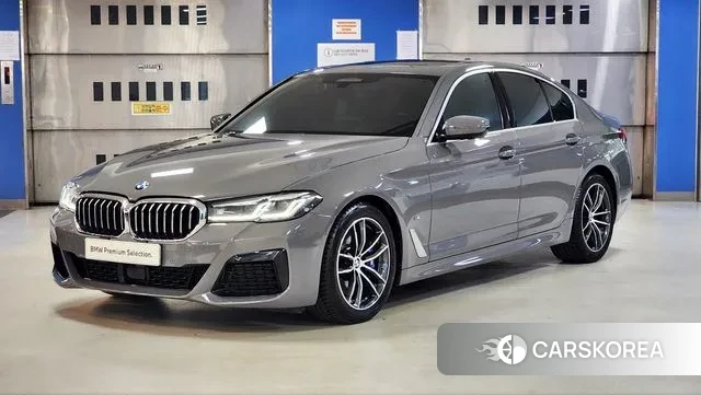 BMW 5 Series (G30) 2022 Серый из Кореи