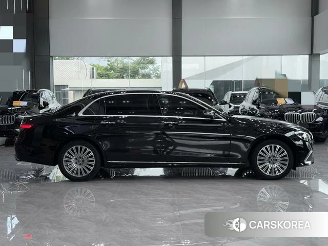 Mercedes-Benz E-class 2021 Черный из Китая