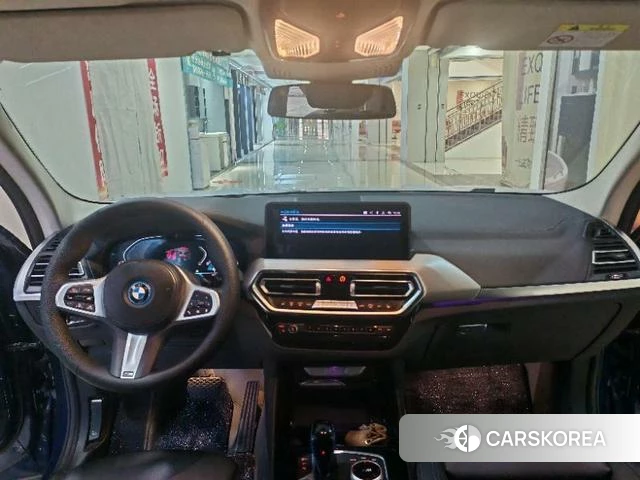 BMW iX3 2022 Серебристо-серый из Китая