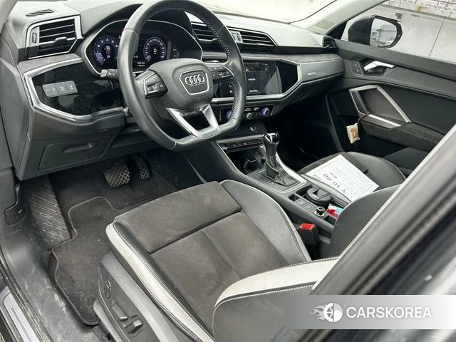 Audi Q3 2019 Темно-серый из Китая