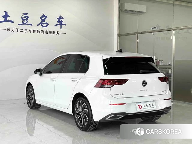 Volkswagen Golf 2023 Белый из Китая
