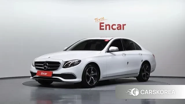 Mercedes-Benz E-Class W213 2019 Белый из Кореи