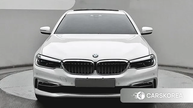 BMW 5 Series (G30) 2019 Белый из Кореи