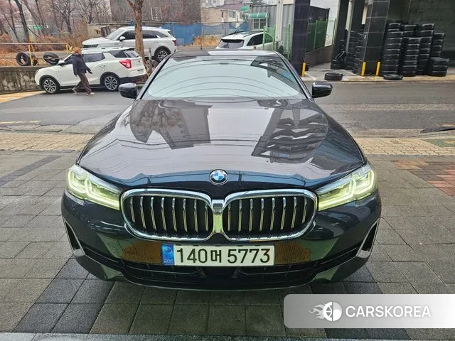 BMW 5 Series (G30) 2022 Черный из Кореи