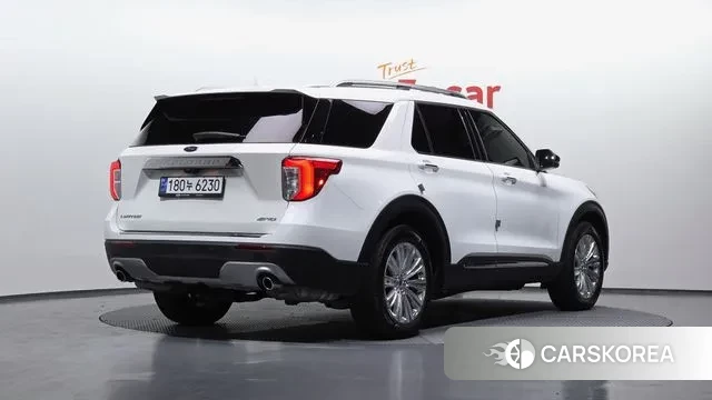 Ford Explorer 6th Generation 2023 Белый из Кореи