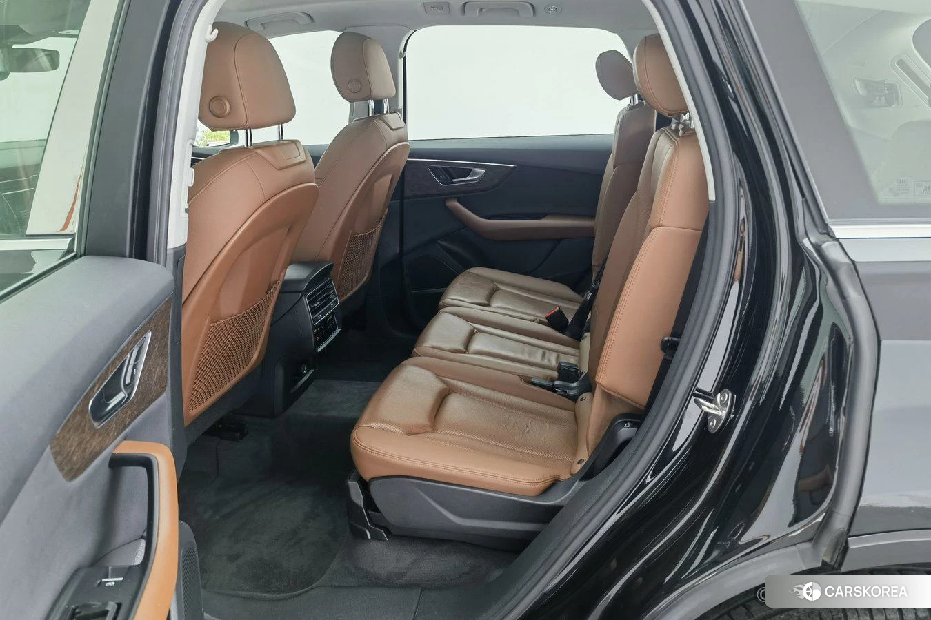 Audi Q7 2021 Черный из Китая