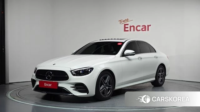 Mercedes-Benz E-Class W213 2023 Белый из Кореи
