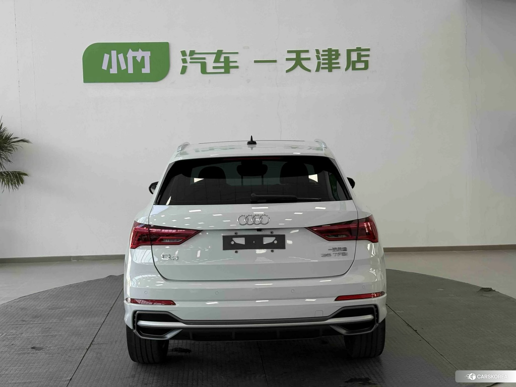 Audi Q3 2022 Белый из Китая