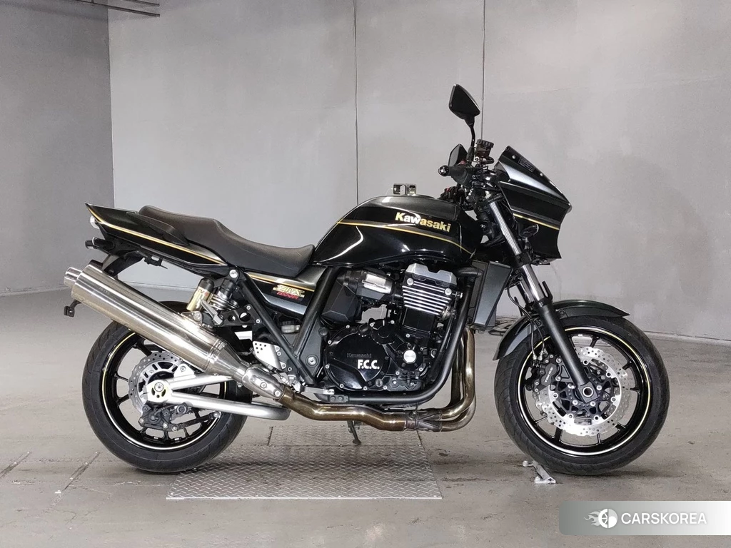 Проданный Kawasaki ZRX 1200 2010 из Японии