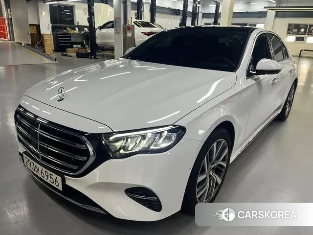 Mercedes-Benz E-Class W214 2024 Белый из Кореи