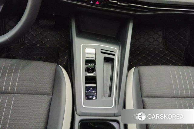 Volkswagen Golf 2023 Белый из Китая