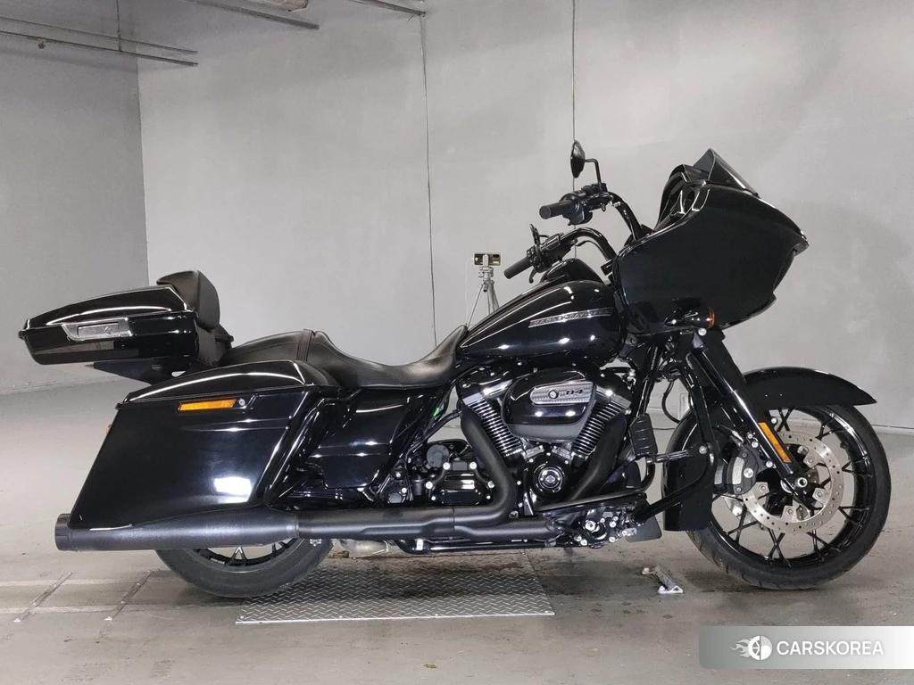 Проданный Harley-Davidson Road Glide FLTRXS1870 2020 из Японии, фото 2
