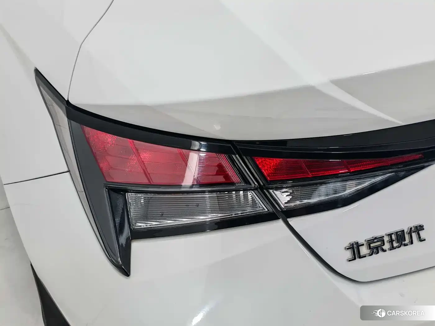 Hyundai Elantra 2021 Белый из Китая