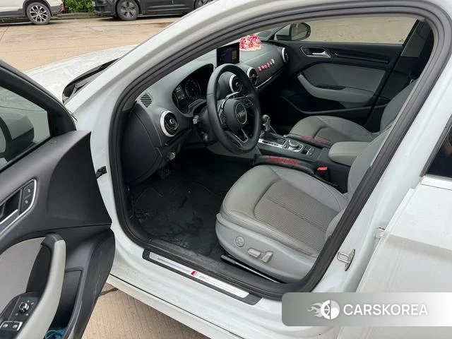 Audi A3 2021 Белый из Китая