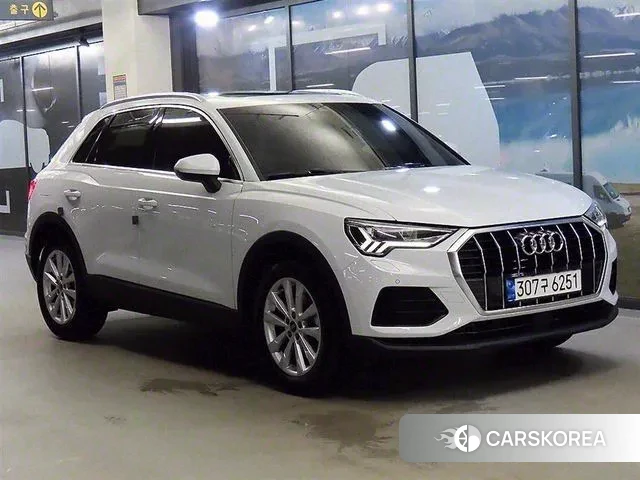 Audi Q3 (F3) 2023 Белый из Кореи
