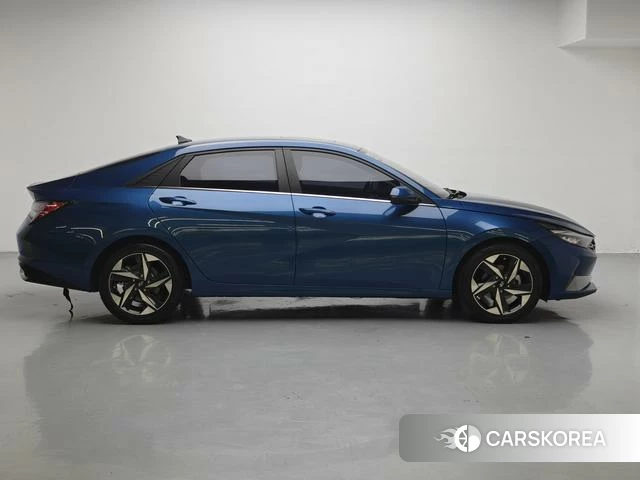 Hyundai Elantra 2022 Синий из Китая