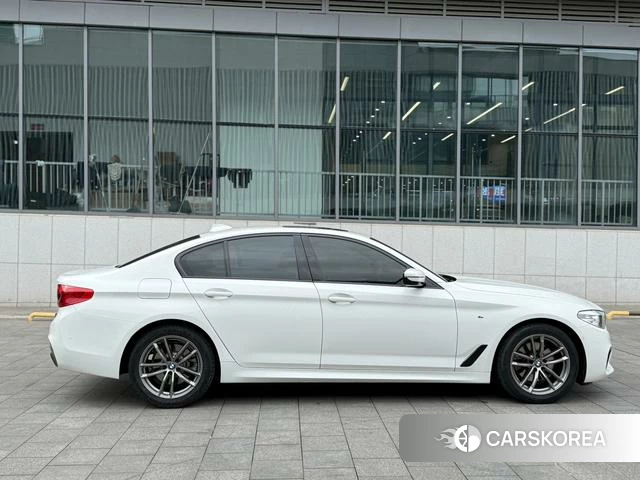 BMW 5 series (imported) 2019 Белый из Китая