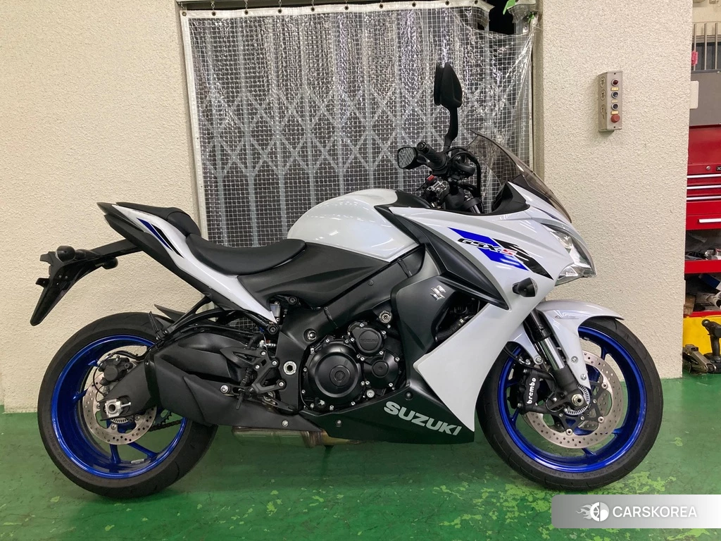 Проданный Suzuki GSX-S1000F 2021 из Японии