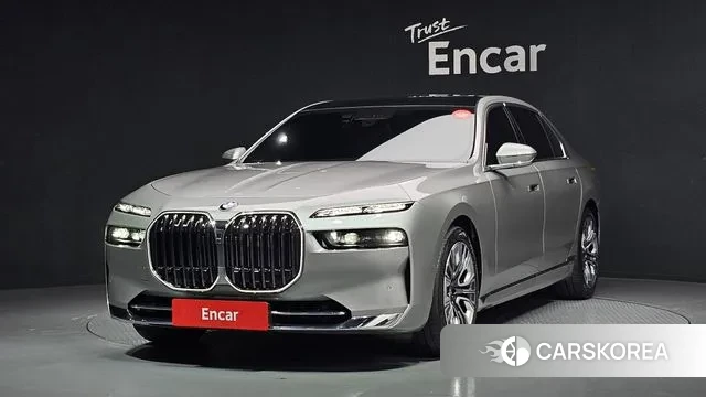 BMW 7 Series (G70) 2023 Серебряный из Кореи