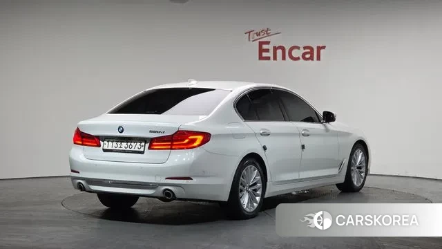 BMW 5 Series (G30) 2018 Белый из Кореи