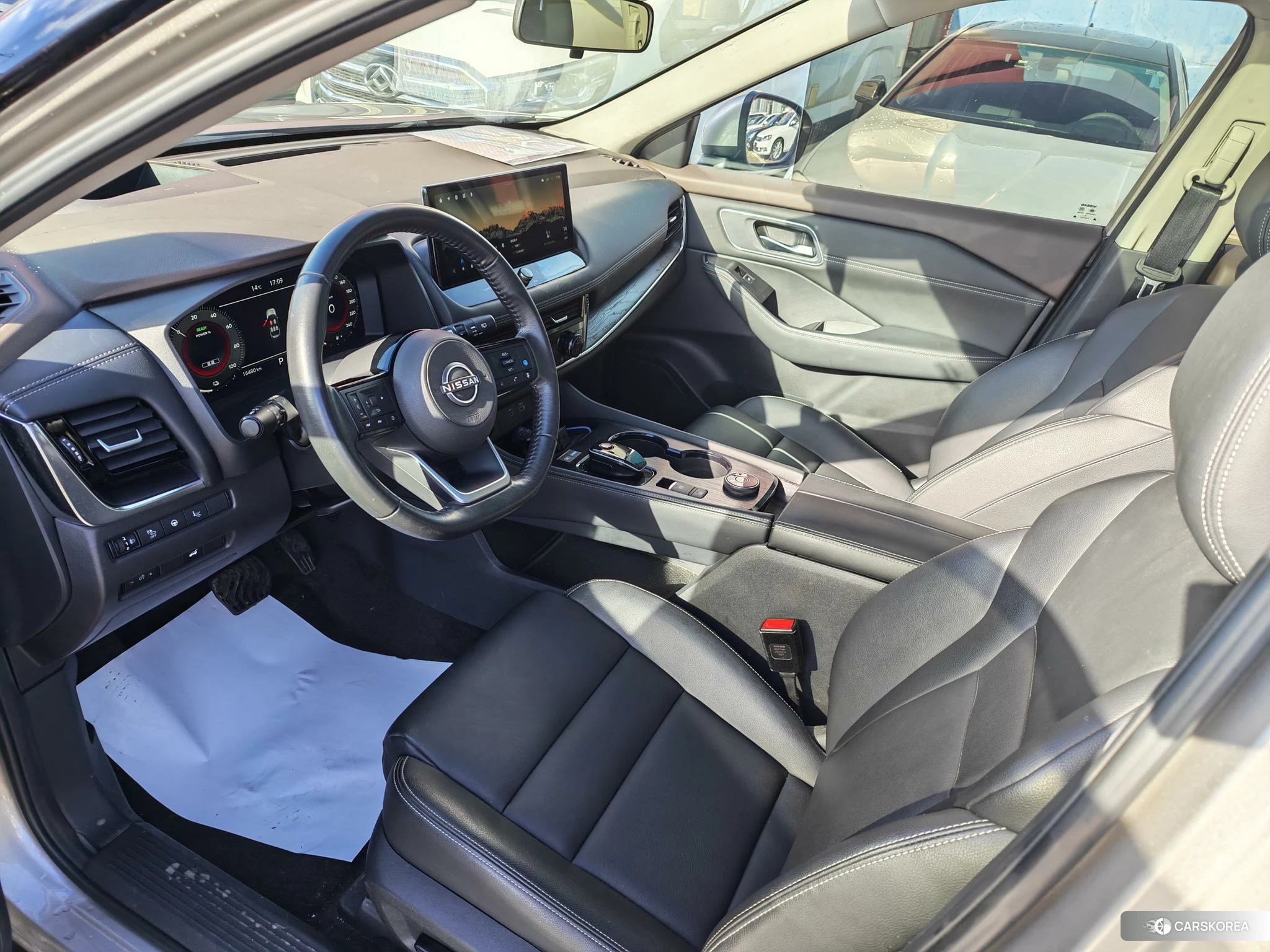 Nissan Qijun 2023 Шампань из Китая