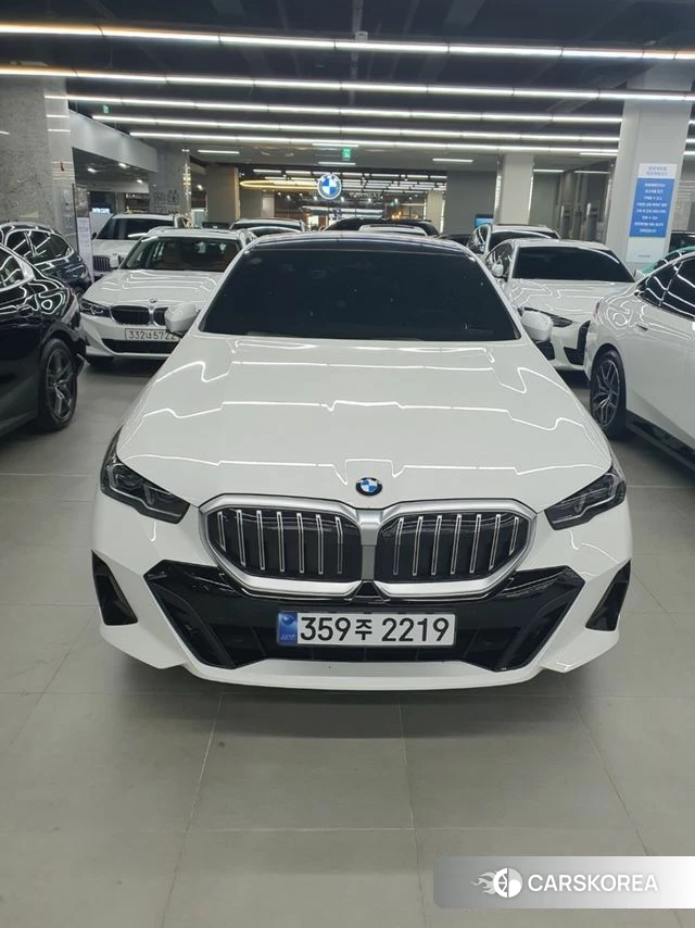 BMW 5 Series (G60) 2025 Белый из Кореи